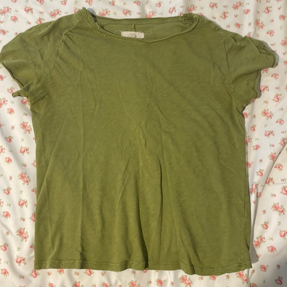 DILLARDS GREEN TEE